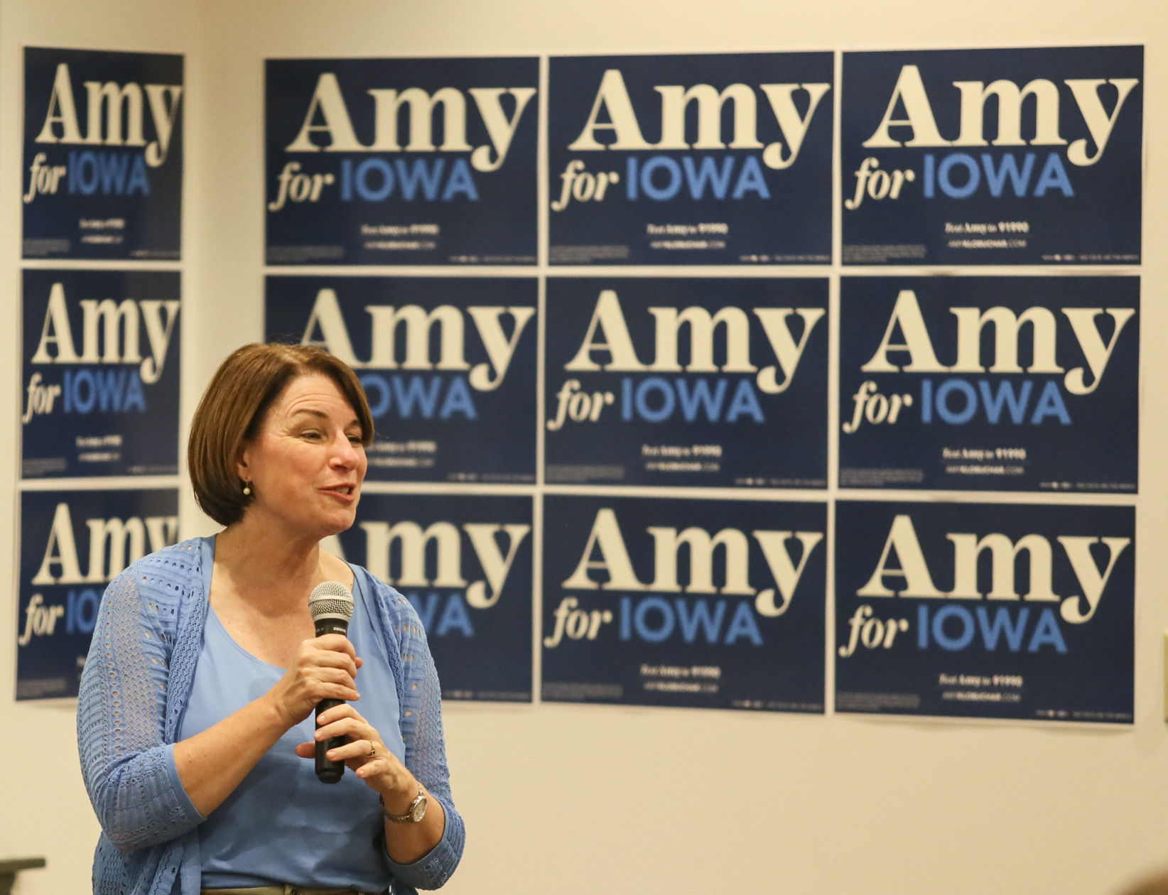 101919-mda-nws-klobuchar-03.jpg